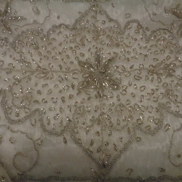 VINTAGE ORNATE METALLIC SILVERY THREADS INDIA RUNNER W MODERN NECKLACE LOT - Picture 4 of 9